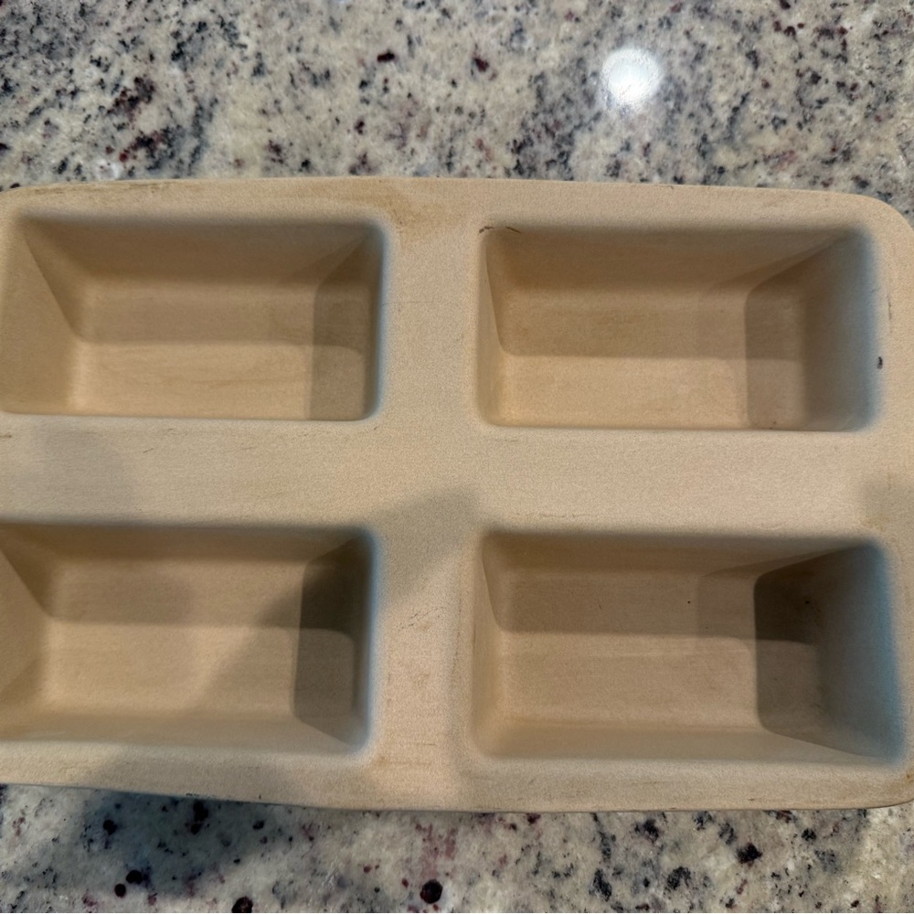 Beige pampered chef 4 loaf stoneware